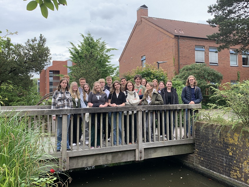 2025 06 Empfnger innen des Zukunftswissen Zertifikats auf dem Hochschul Campus HP